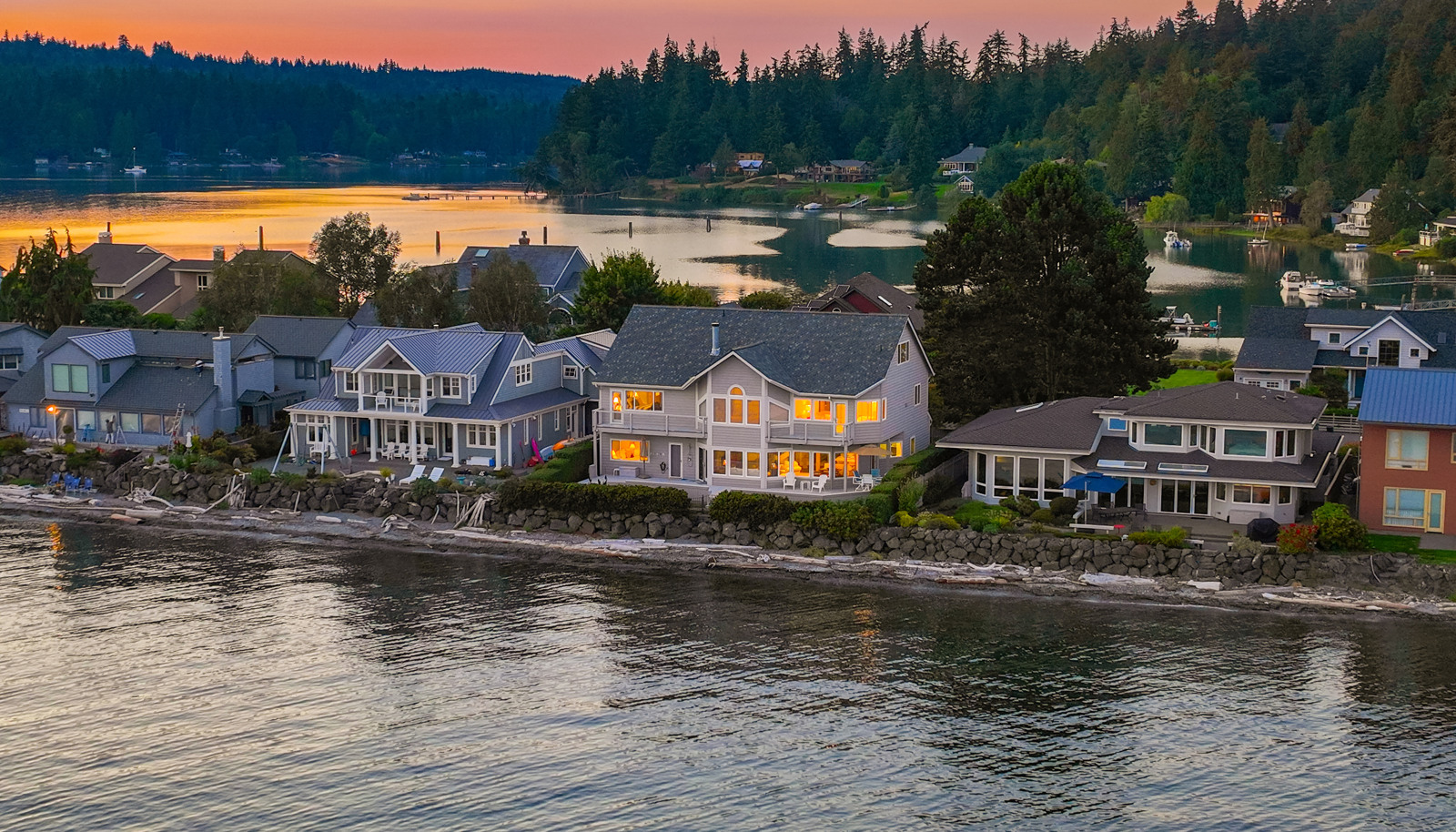 A sensational waterfront setting like no other.