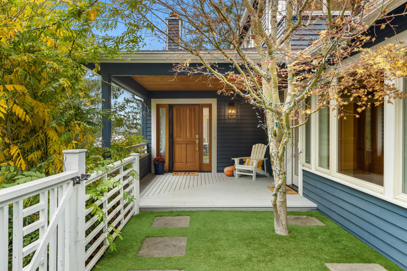 A covered front porch welcomes you to this home.