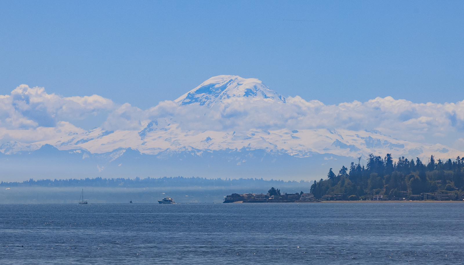 Iconic Mt. Rainier front and center.